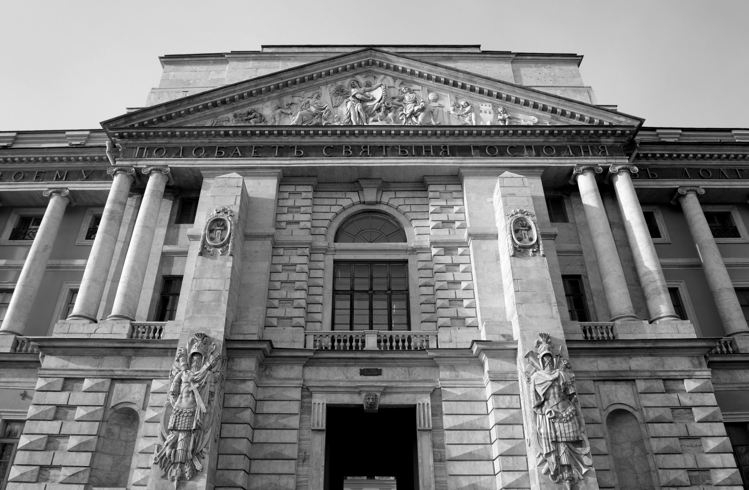 the-mikhailovsky-castle-in-petersburg-russia-bla-2026-01-11-08-23-57-utc